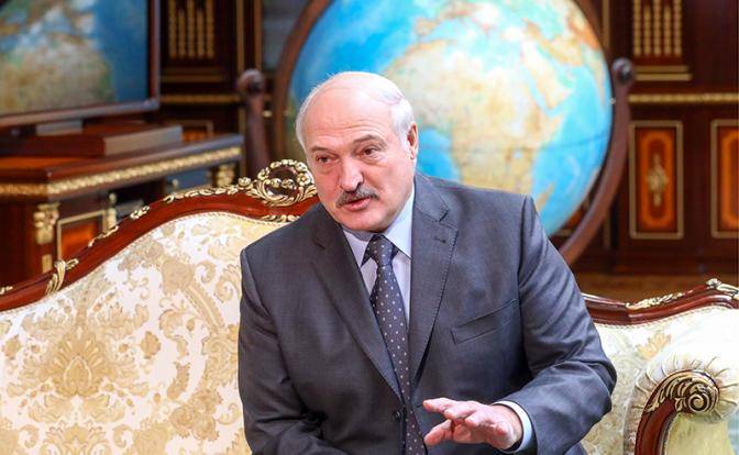 Батька Лукашенко назло России лезет в пекло