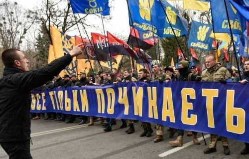 Украина: жителей юго-востока лишают гражданских прав