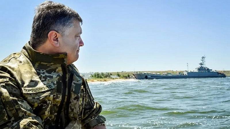 Порошенко должен уволиться: выявились связи его родни с Крымом