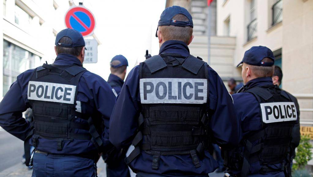 Франция решила «подкупить» полицию, опасаясь массовых протестов