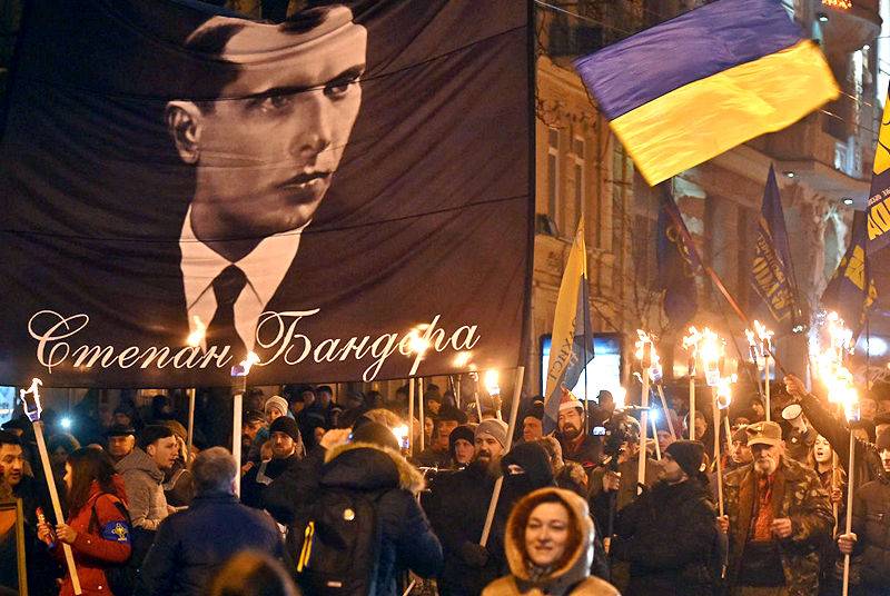 Мобилизация «патриотов»: как Бандера стал национальным героем Украины