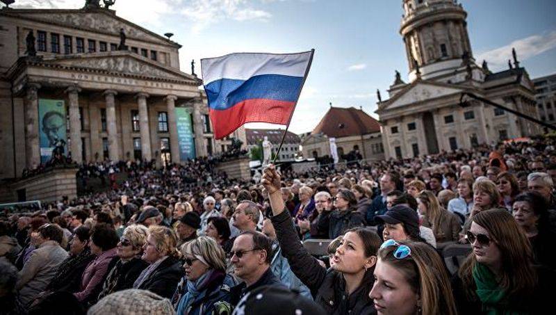 «Эти шумные русские»: что раздражает немцев в россиянах
