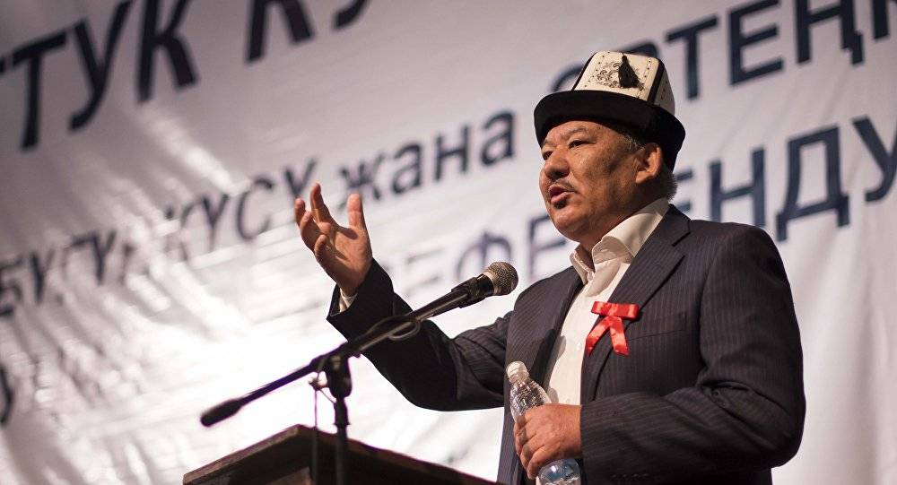 Киргизский "бульдозер революции" взялся за русский язык