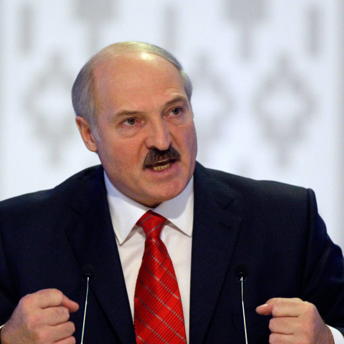 Лукашенко возмутился атакой российских СМИ на Беларусь