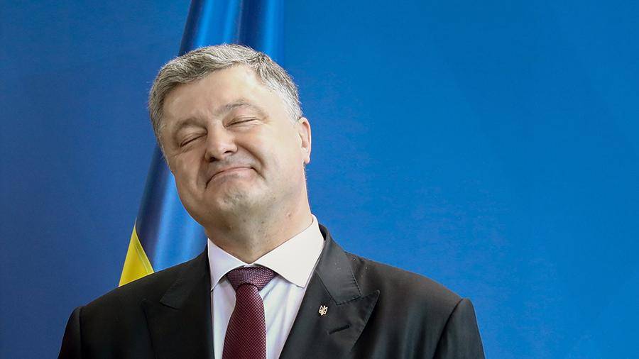 Украинцы высмеяли обещание Порошенко отстроить аэропорт Донецка