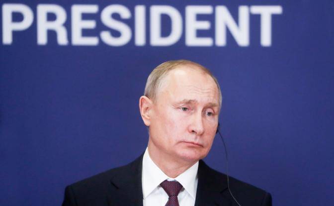 Рейтинг в пике: Путин теряет очки