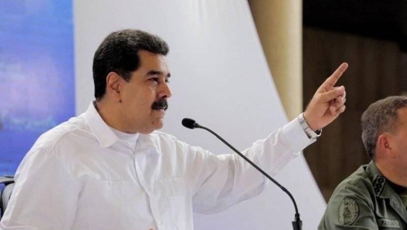 Мадуро вынужден выбирать между капитуляцией и войной с США