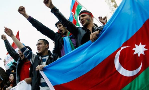На митинге в Баку звучат антироссийские и антииранские лозунги