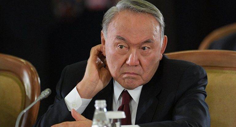 Зачем Назарбаев переименовывает Казахстан?