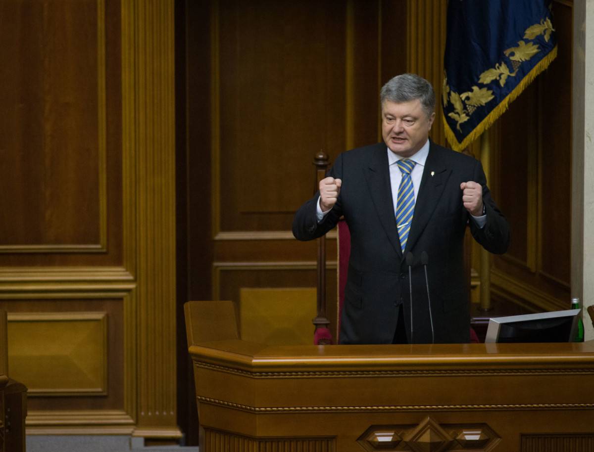 В Киеве заявили, что у Порошенко есть "козыри" для фальсификации выборов