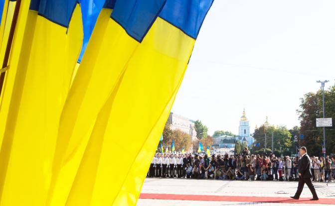 Новый срок Порошенко разорвет Украину на части