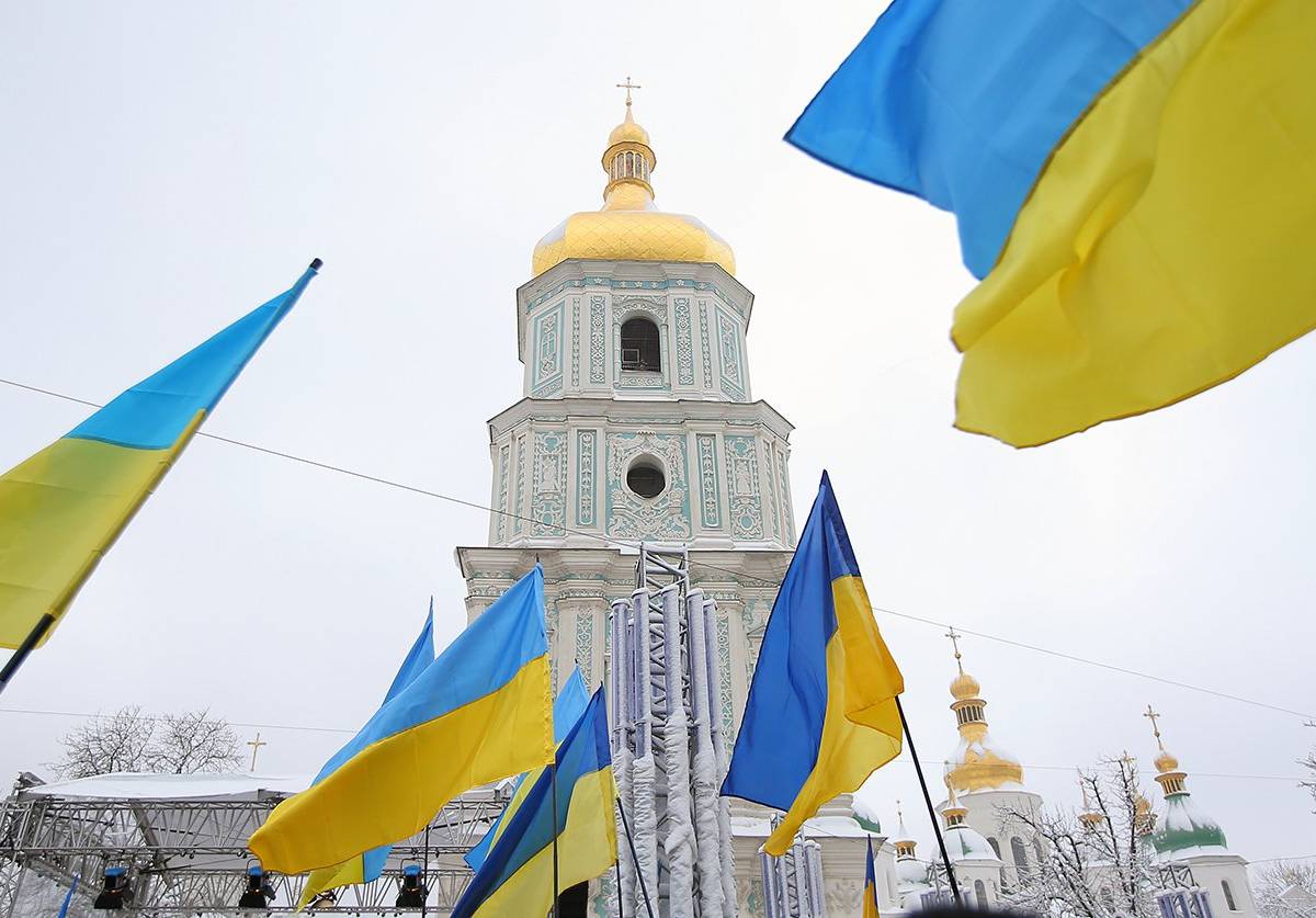 Захват храмов на Украине: малейший намек Запада остановит беспредел Киева