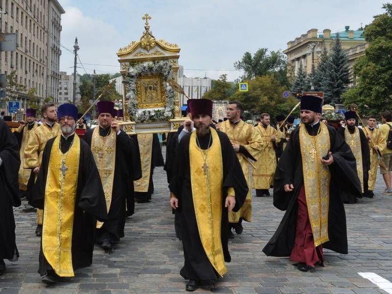 На Украине рассказали, как запретить православную церковь