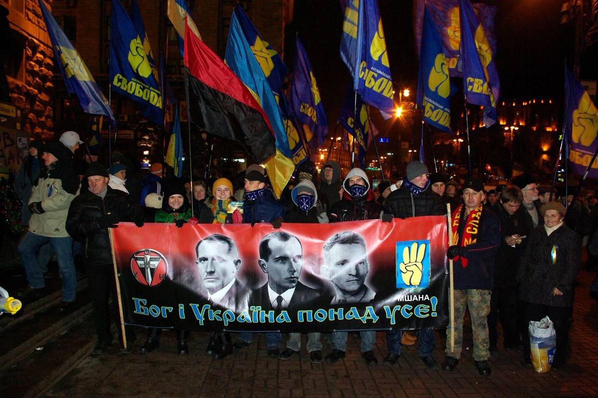 "Правый сектор" и С14 требуют отставки Авакова и реформирования полиции "Правый сектор" и С14 требуют отставки Авакова и реформирования полиции