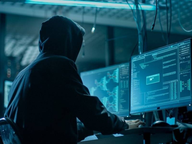 «Близких к ГРУ» хакеров обвинили в атаках на организации в Европе