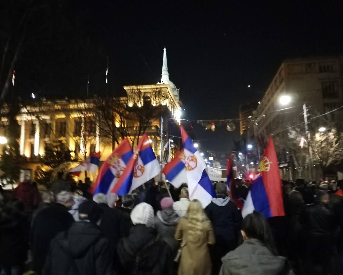 Сербы: «Нам надоела власть, которая распродаёт территории»