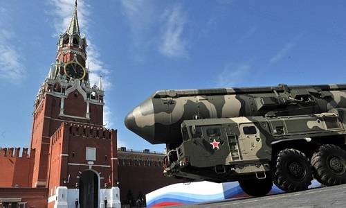 Если завтра война: Кремль нажимает на ракеты, но игнорирует боевой дух