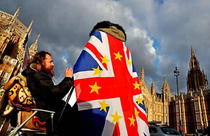 Британия готовится к разрушению политической системы накануне «дня Б»