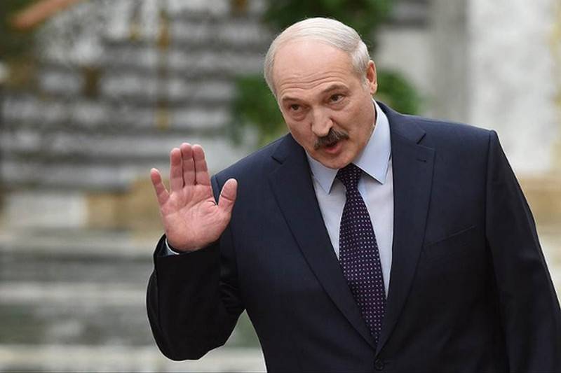 Пляски на украинских граблях: Лукашенко заигрывает с националистами