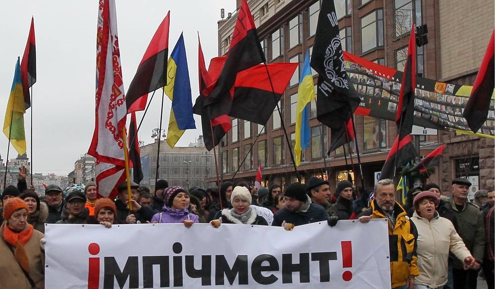 В центре Киева проходит марш за импичмент Порошенко