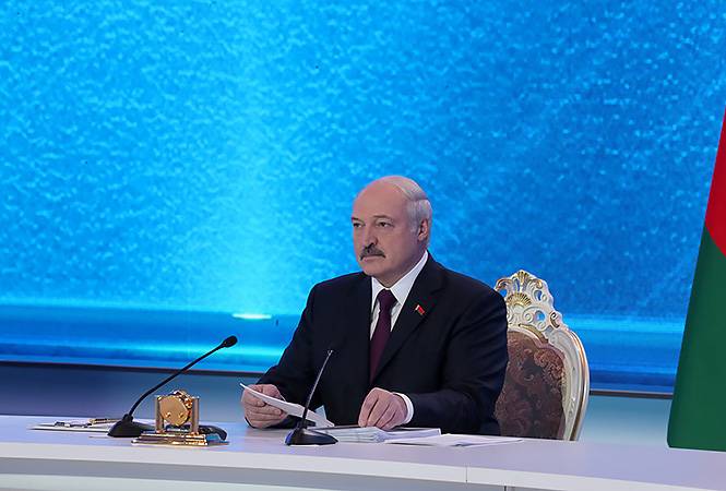 Лукашенко: 98% белорусов настроены против объединения с Россией