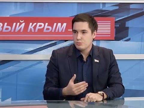 Ганжара напомнил Порошенко о событиях 2014 года: "Вон из Крыма"