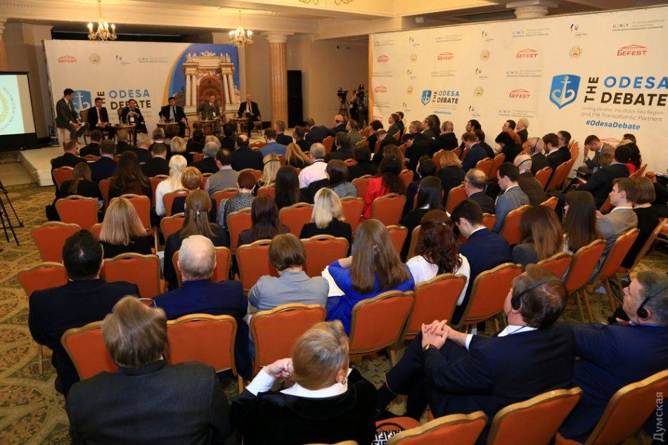 «Одесские дебаты» под присмотром Фонда Маршалла