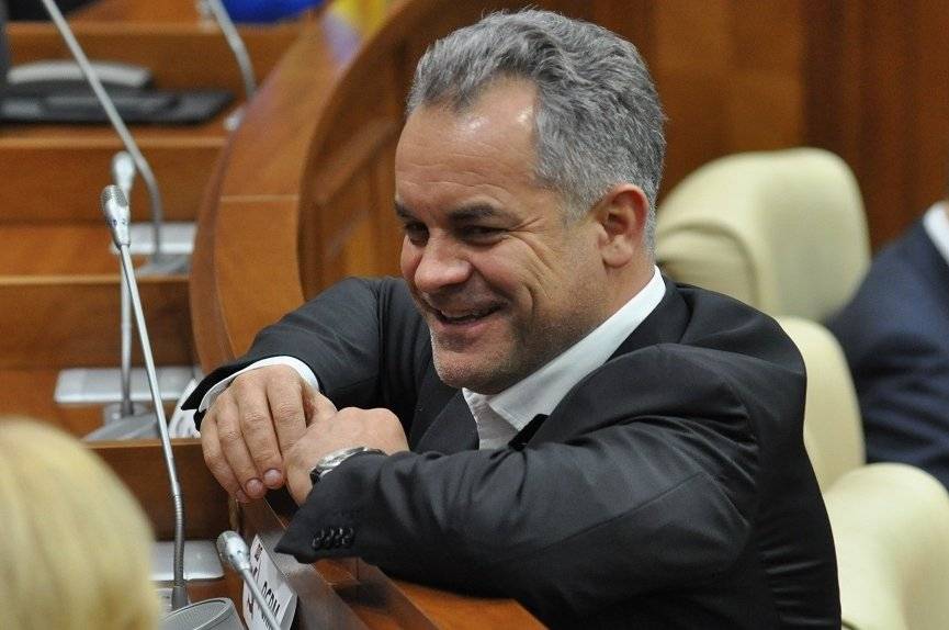 Как Плахотнюк из-за кулис будет управлять новым парламентом Молдавии