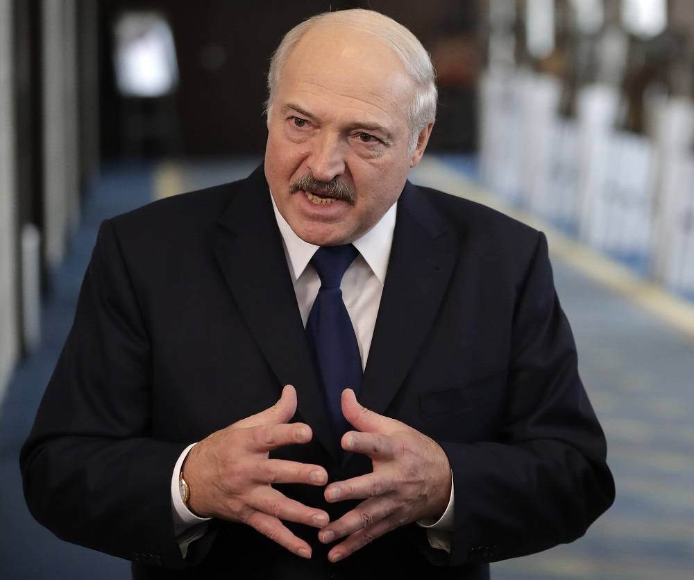 Лукашенко заявил, что Россия сама бросает Белоруссию в объятия Запада