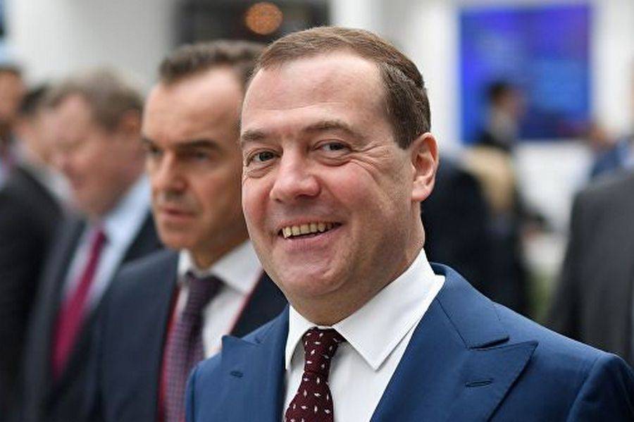 Как Дмитрий Медведев в Болгарию съездил