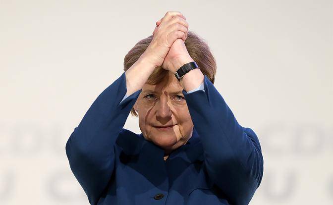 Как Меркель остановила битву с Россией за Азов
