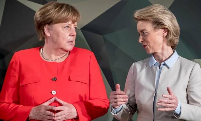 Меркель отчитала Урсулу фон дер Ляйен за позицию по Керченскому проливу