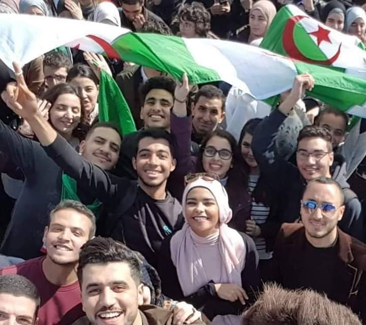 Народ Алжира призывает президента отказаться от пятого срока