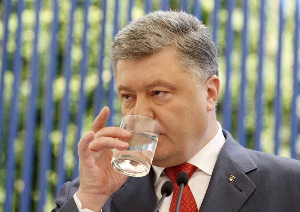 Доверенное лицо Порошенко сообщило, сколько не пьет «гарант»