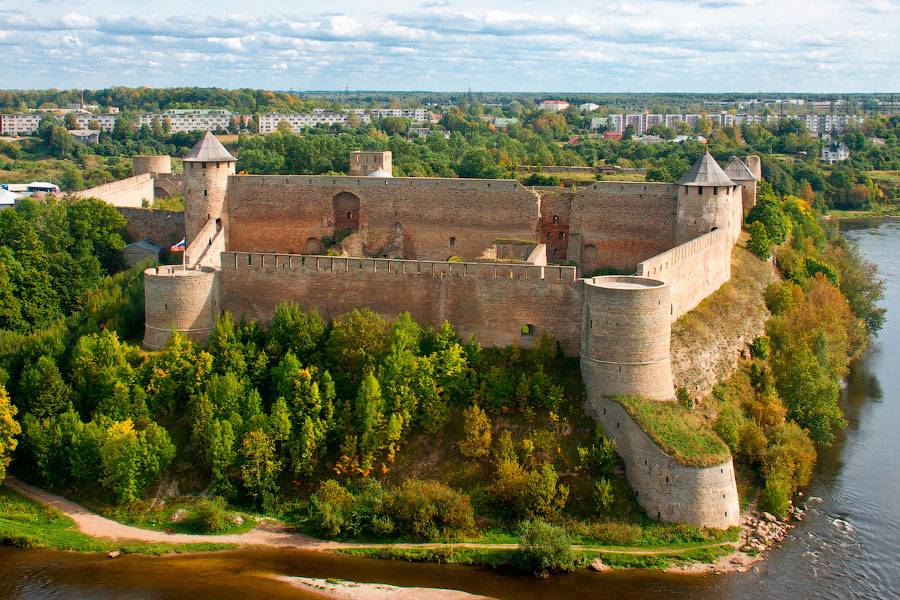 Притязания Эстонии на Ивангород: Запад озвучивает свои планы против России