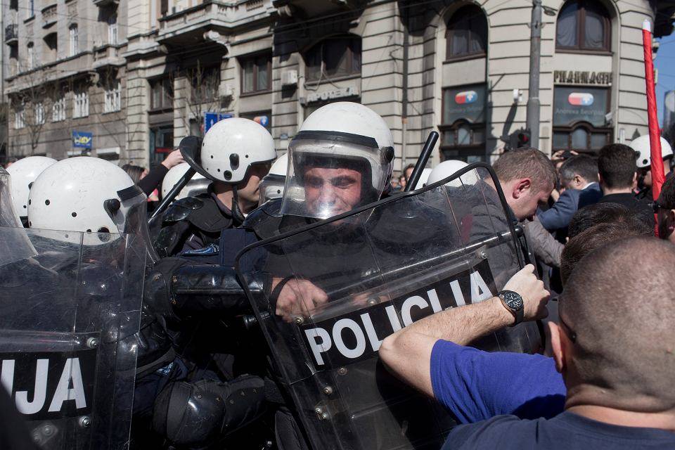 Волна протестов будоражит Балканы в пользу России