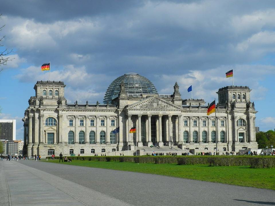 В Бундестаге потребовали выслать из Германии посла США