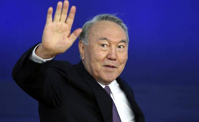 30 лет у власти: Назарбаев ушел в отставку