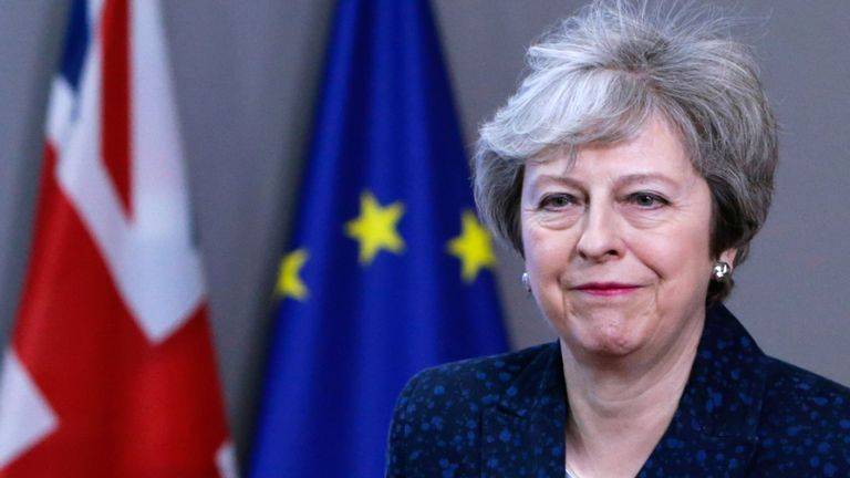 Мэй теряет контроль: она просит перенести Brexit на 30 июня