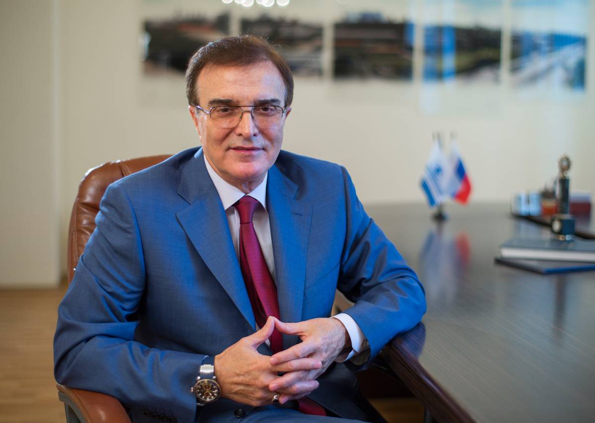 Депутат Максимов: глупые русские завидуют успешным чиновникам
