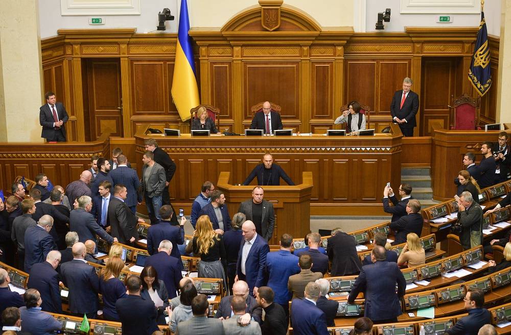 На Украине предложили упразднить пост президента страны На Украине предложили упразднить пост президента страны