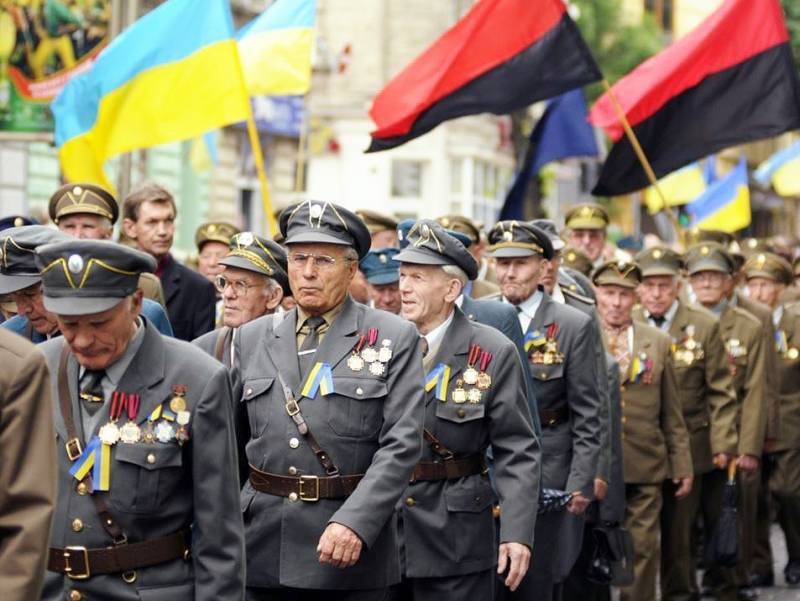 Киев уравнял в правах бандеровцев и советских ветеранов ВОВ