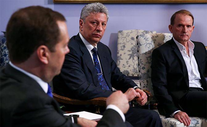 Русская рулетка Украины: Юрий Бойко предложил Порошенко покрутить барабан Русская рулетка Украины: Юрий Бойко предложил Порошенко покрутить барабан