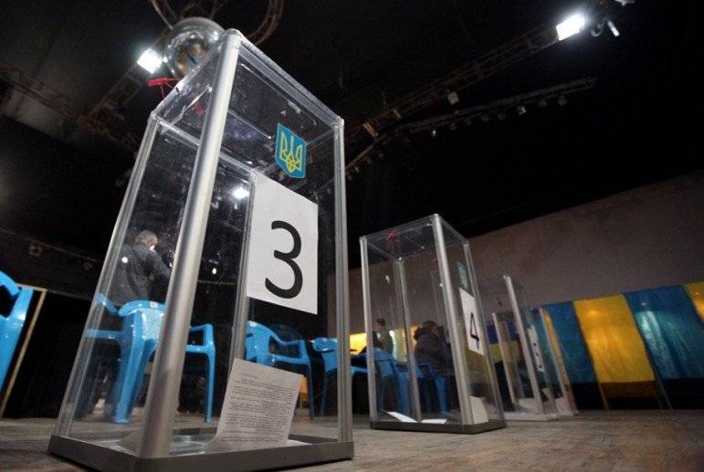 Украинцы за рубежом голосуют за президента, но возвращаться не собираются