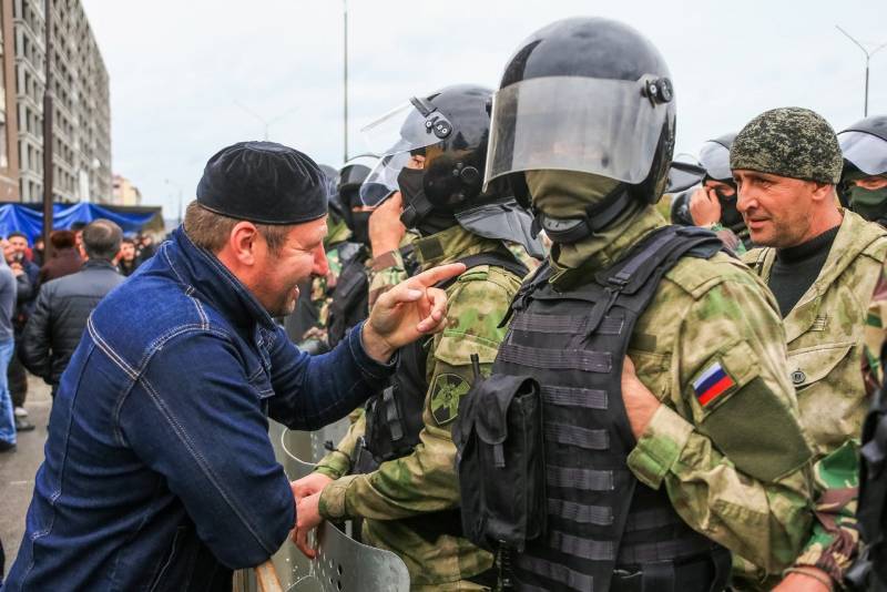 Протесты в Ингушетии. Слово за Кремлём или за Кадыровым? Протесты в Ингушетии. Слово за Кремлём или за Кадыровым?