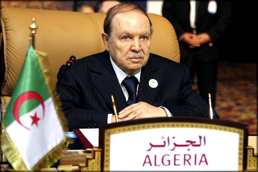 Уход президента Алжира может взорвать обстановку в регионе