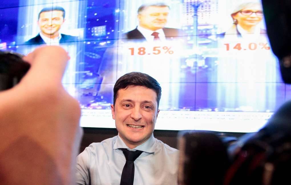 Опрос: Зеленский с 49,4% выиграет у Порошенко во втором туре