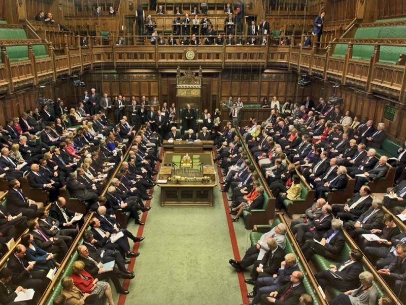 Палата общин Британии одобрила перенос Brexit