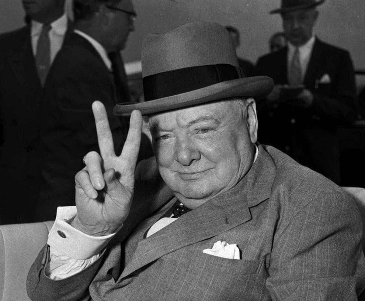 Почему Черчилль назвал Польшу гиеной Европы?
