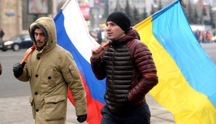 Ждут, чтобы встретить русских цветами: в умах украинцев произошли перемены